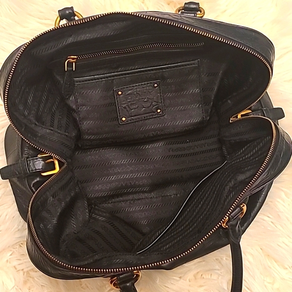 ❌️SOLD❌️Prada Purse - Picture 3 of 8